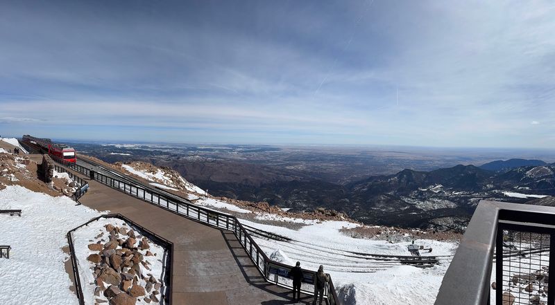 Pikes Peak Summit House - Cascade, Colorado