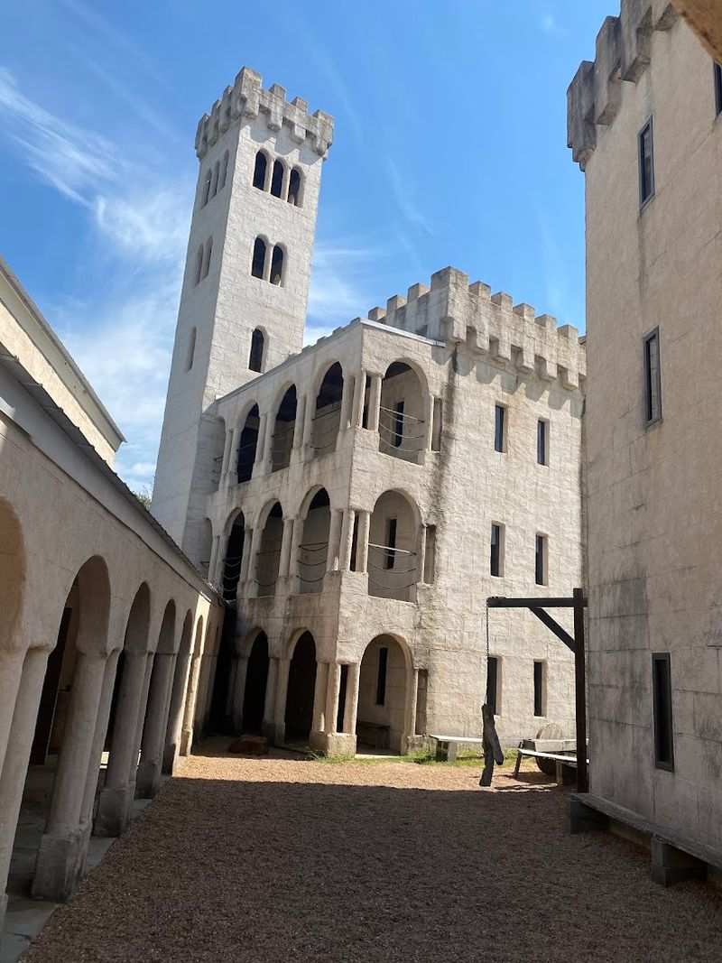 The Guided Introduction and Tour Format