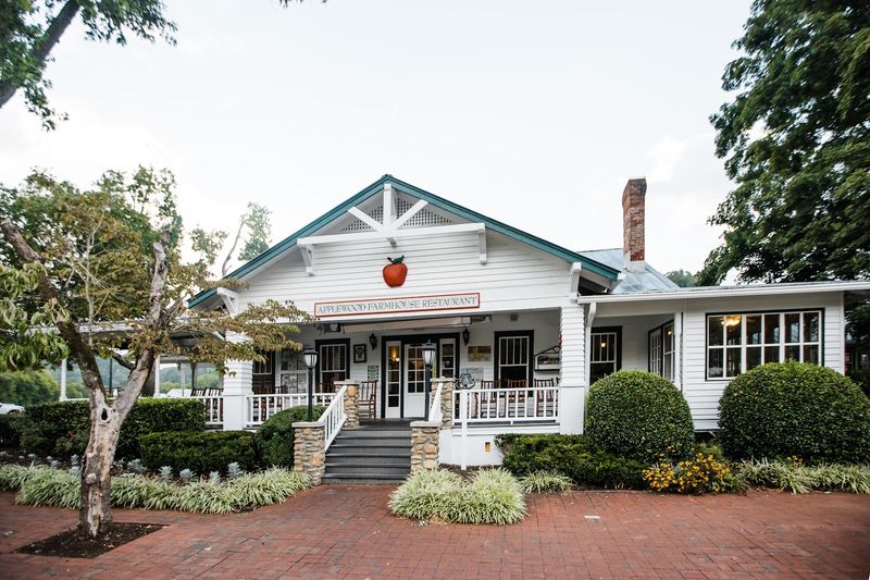 Applewood Farmhouse Restaurant - Sevierville, Tennessee