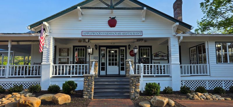 Applewood Farmhouse Restaurant - Sevierville, Tennessee