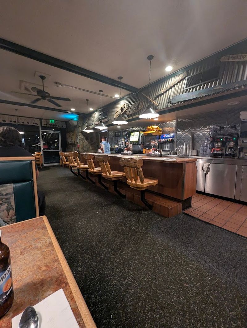 The Woodsy, Bear-Themed Atmosphere Inside