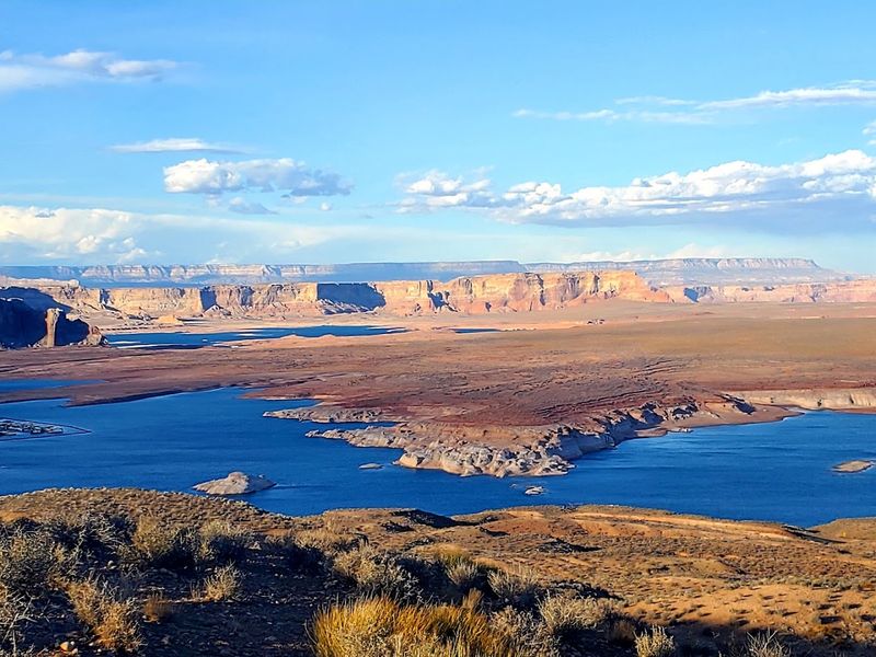 A breathtaking Arizona overlook that looks almost unreal 3 Lake Powell From Above: A Turquoise Maze in the Desert