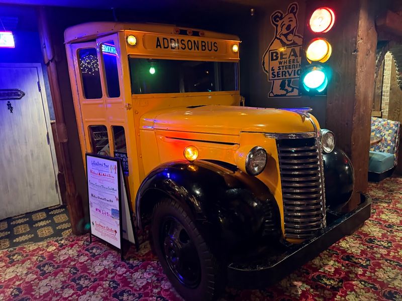 The Balloon Artist with World Records