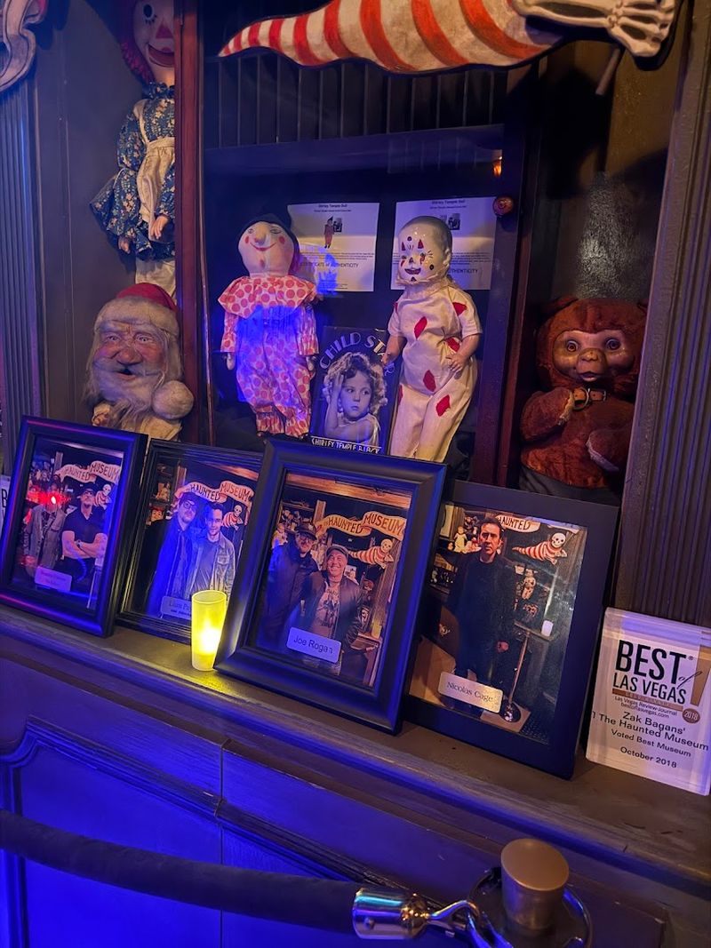 30 Rooms of Themed Exhibits That Keep Surprising You