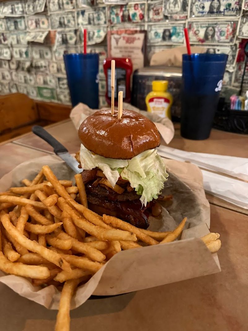 Burgers Worth Every Twist and Turn on the Apache Trail