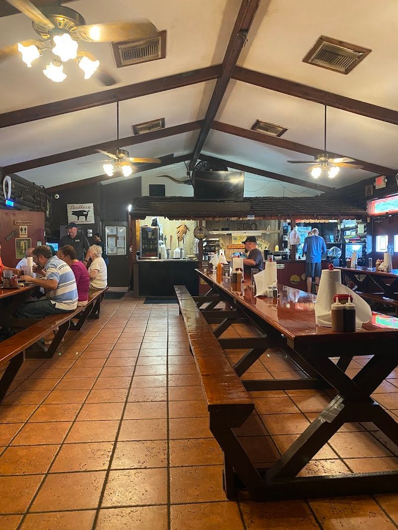 Old-Florida Atmosphere and Communal Bench Seating