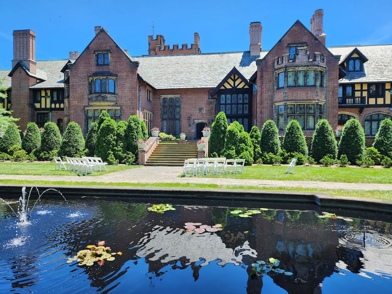 The Manor House With 1915 Grandeur