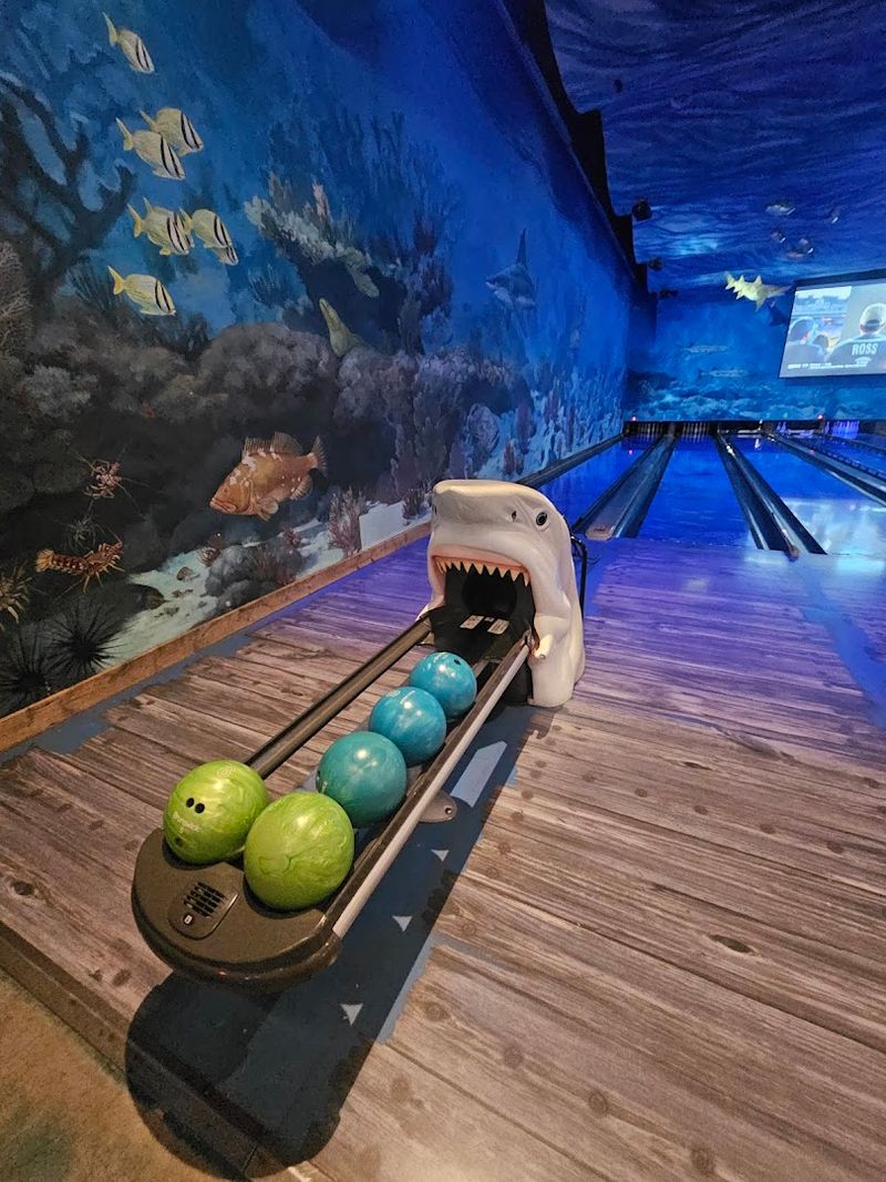 This Florida Restaurant With An Underwater Theme Features A 16-Lane Bowling Alley 3 The 16-Lane Bowling Alley