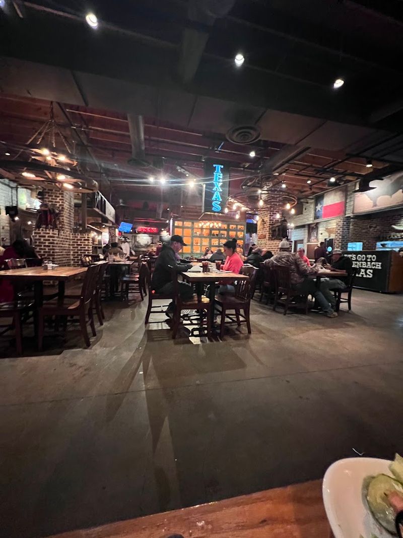 Friendly Service and Family-Friendly Vibe