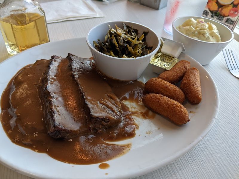 Mashed Potatoes and Gravy That Steal the Show