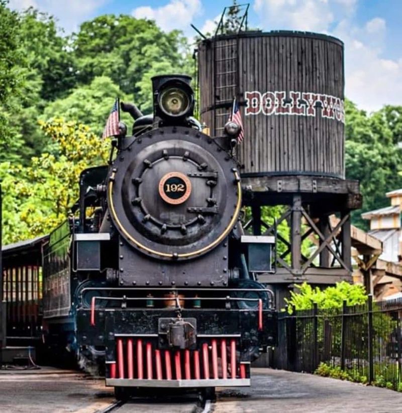 Best Time of Year to Ride the Dollywood Express