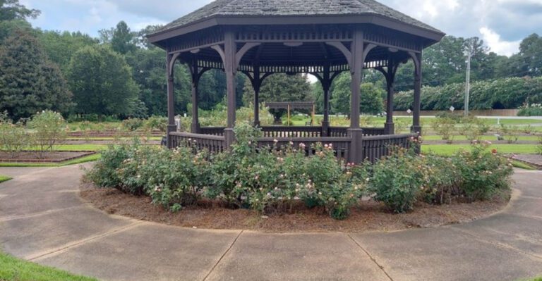 This Beautiful Georgia Town Lets Couples Live Comfortably On Social Security