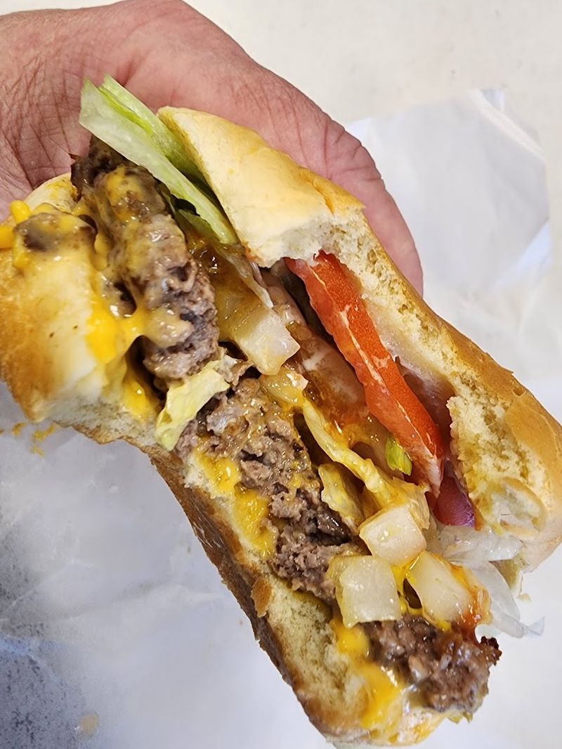 A Legendary Cheeseburger That Speaks for Itself