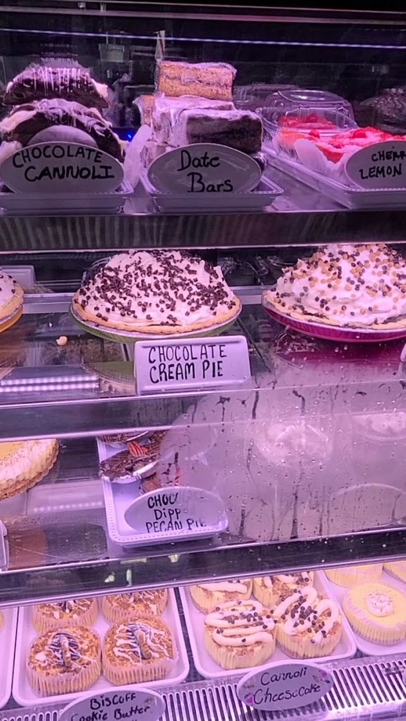 Homemade Chocolate Pie That Steals the Show