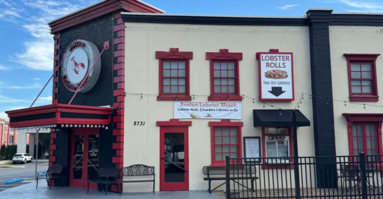 This Florida restaurant offers all-you-can-eat seafood at a great price