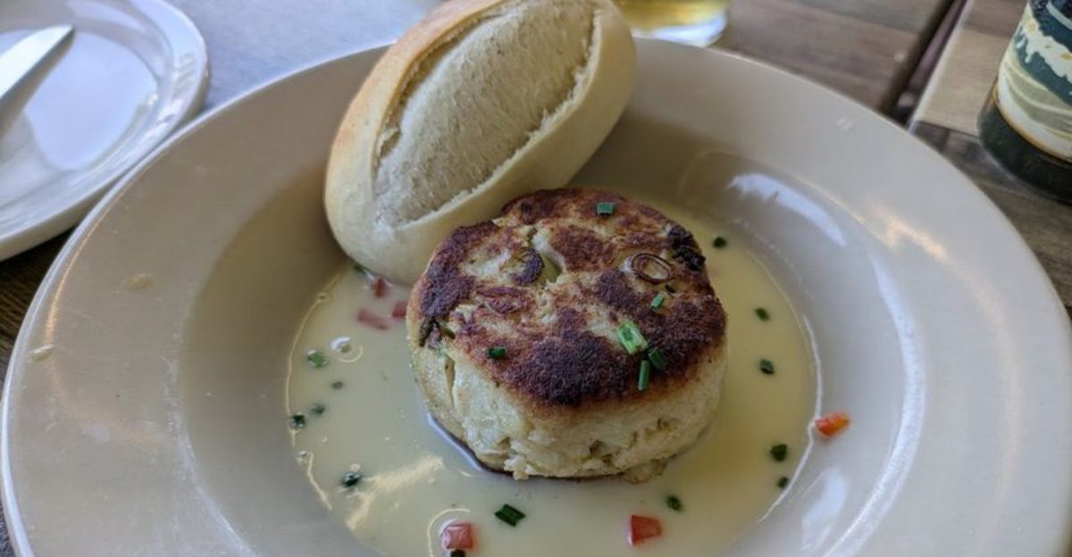 This Florida restaurant serves crab cakes that are worth traveling for