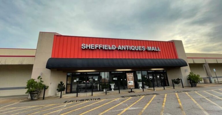 This Huge Antique Store In Tennessee Is Easy To Get Lost In