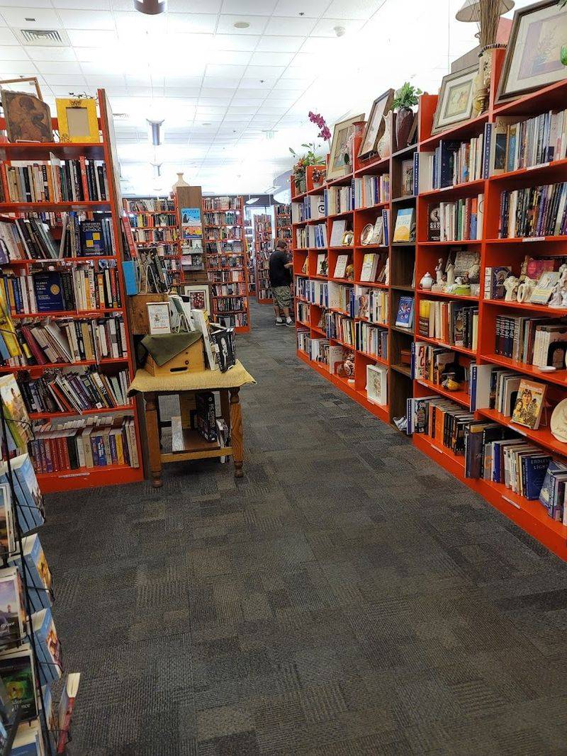 This Huge Arizona Bookstore Lets You Get More For $45 Than You'd Imagine 2 Used Books at Unbeatable Prices