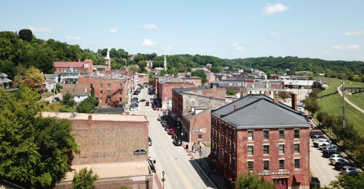 This Illinois town might be the most beautiful in the Midwest, and it’s ideal for a day trip