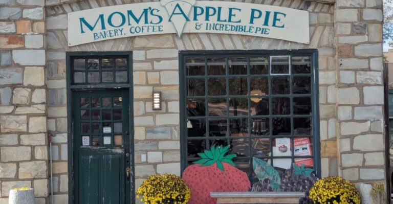 This Mom-And-Pop Bakeshop In Virginia Draws Visitors From Everywhere