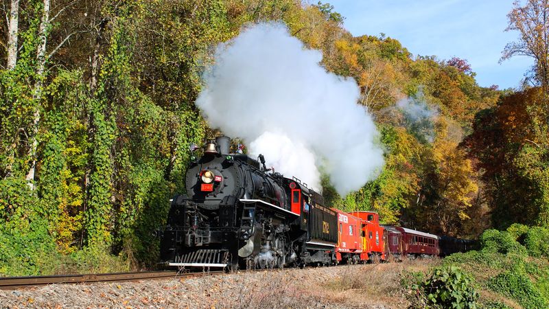 The Vintage Steam Engines That Turn Back Time