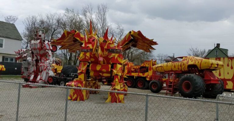 This Ohio Junkyard Playground Features More Than 20 Giant Robots And Trucks