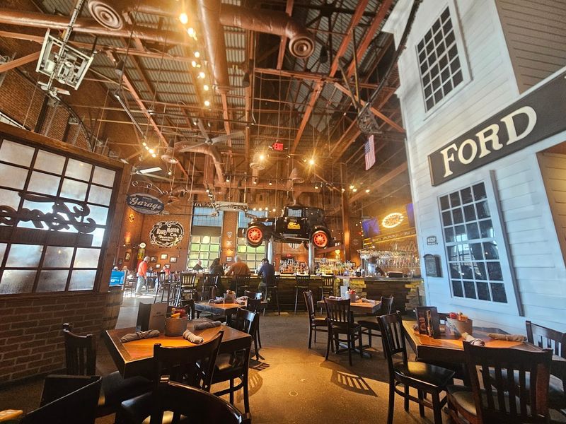 A Ford-Themed Atmosphere That Feels Like Stepping Into a Museum