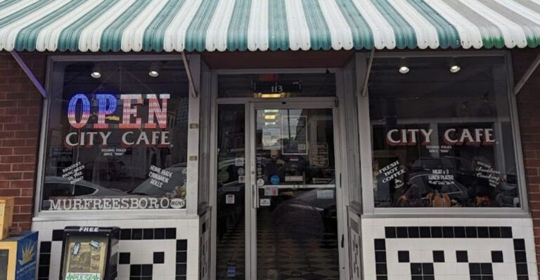 This Tennessee diner serves comfort food so good locals never mind waiting for a table