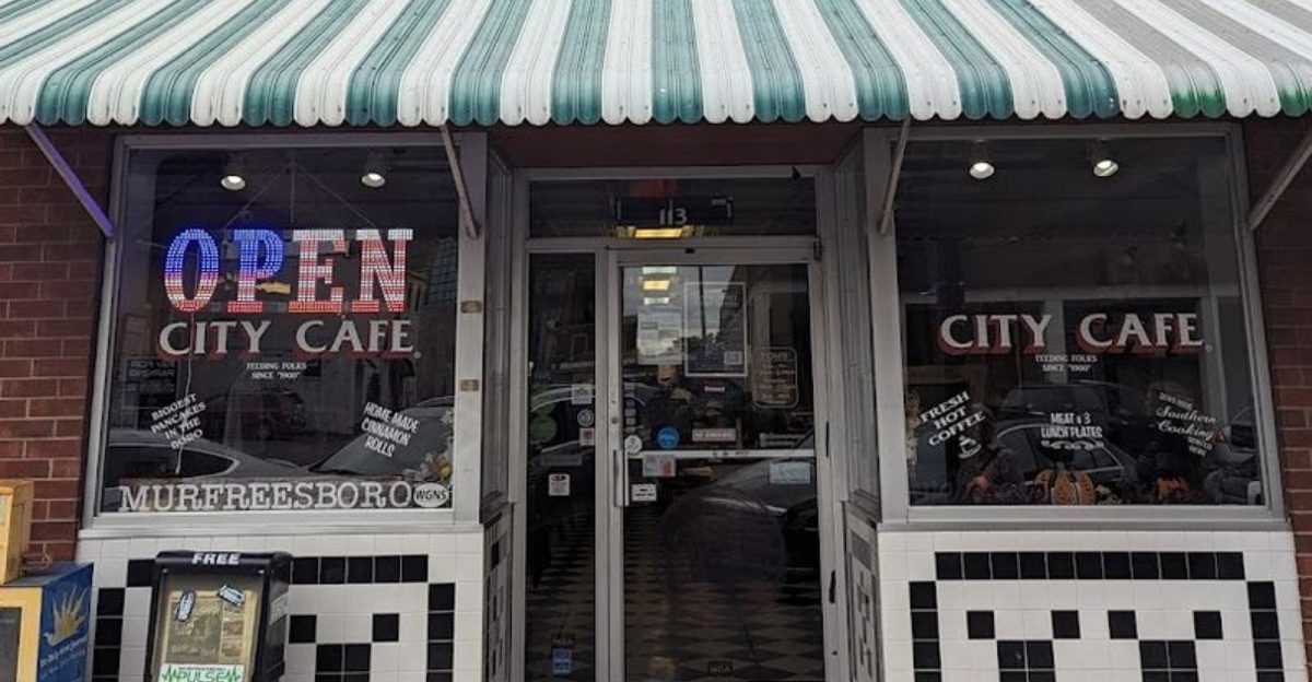 This Tennessee diner serves comfort food so good locals never mind waiting for a table