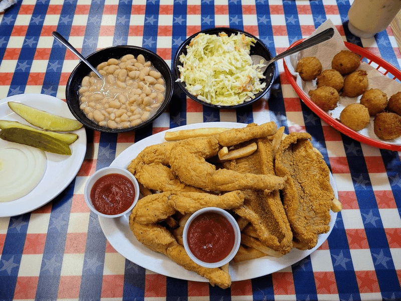 This Unassuming Tennessee Restaurant Serves Frog Legs That Taste Amazing 2 The Frog Legs That Started the Buzz