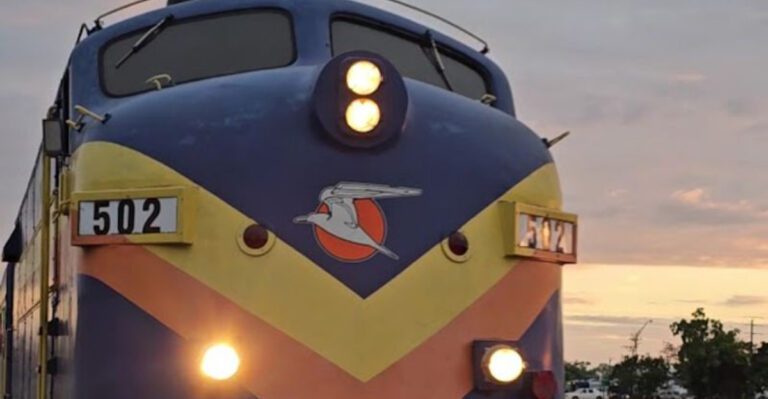 This Vintage Train Dinner in Florida Feels Like You’re Inside an Agatha Christie Mystery