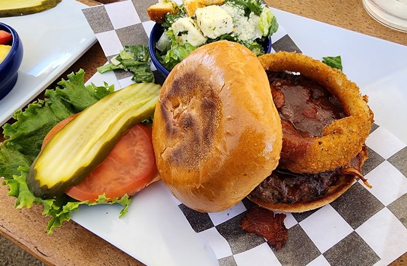 The Gouda Garlic Bacon Burger That Customers Can't Stop Talking About