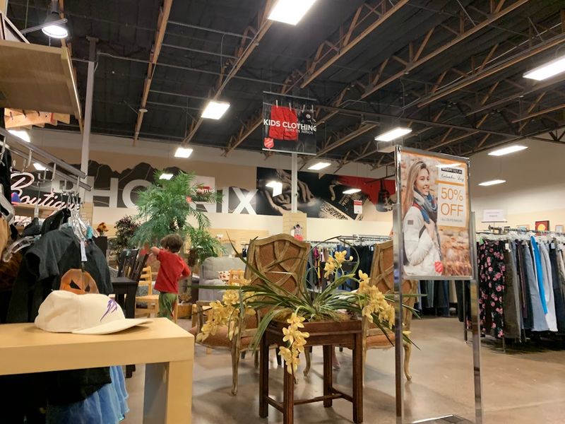 The Famous $30 Cart Deal at the Thrift Outlet Bins