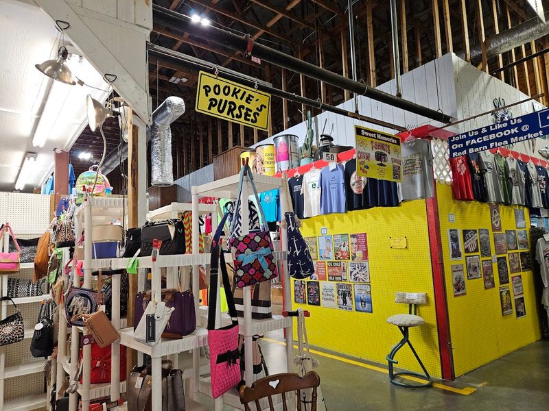 A Treasure Hunter's Paradise With Endless Vendor Booths