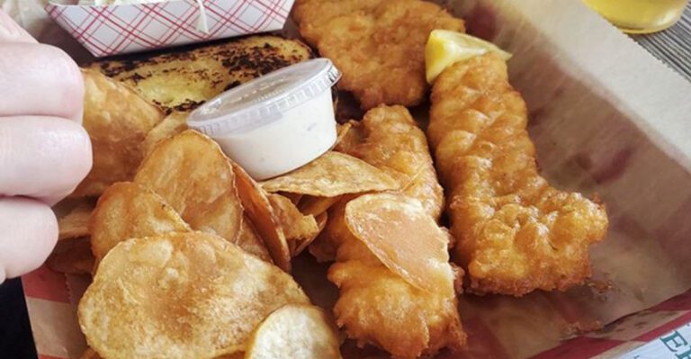 This humble Florida restaurant draws visitors from across the state for its amazing seafood