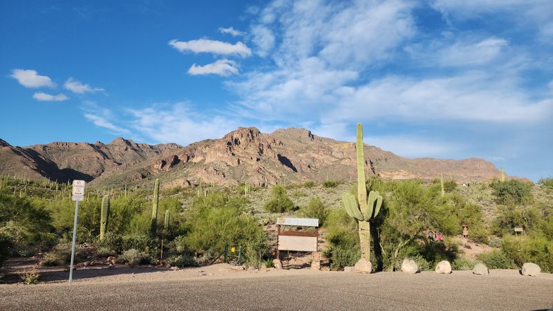 Getting to the Hieroglyphic Trailhead