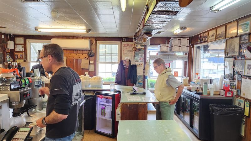 A seafood counter with history in every bite