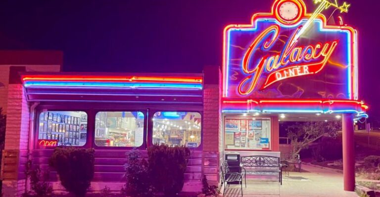 This vintage Arizona spot brings the 1950s back to life