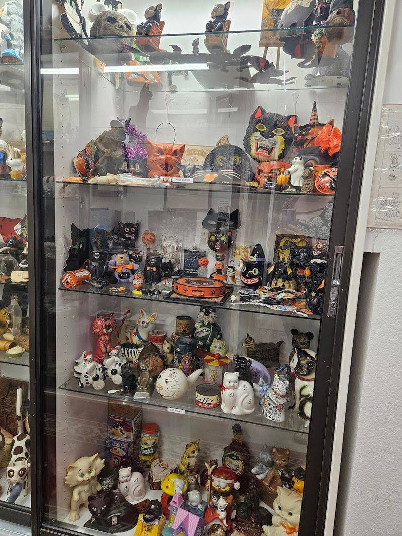 Vintage Cat Halloween Decorations That Will Blow Your Mind