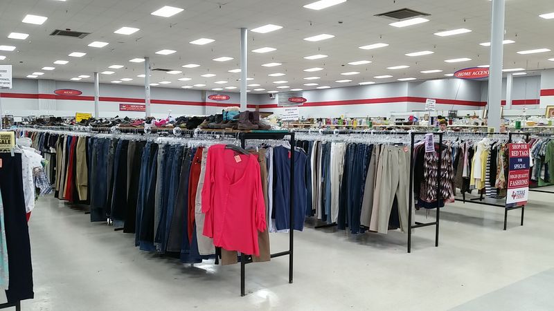 Texas Thrift Ingram - San Antonio, Texas