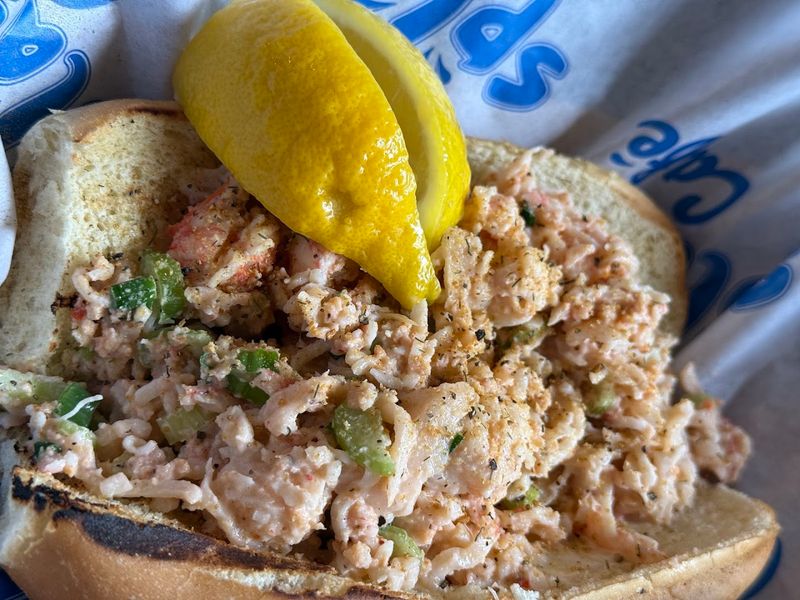This simple California restaurant serves amazing clam chowder 5 Lobster Roll That Holds Its Own