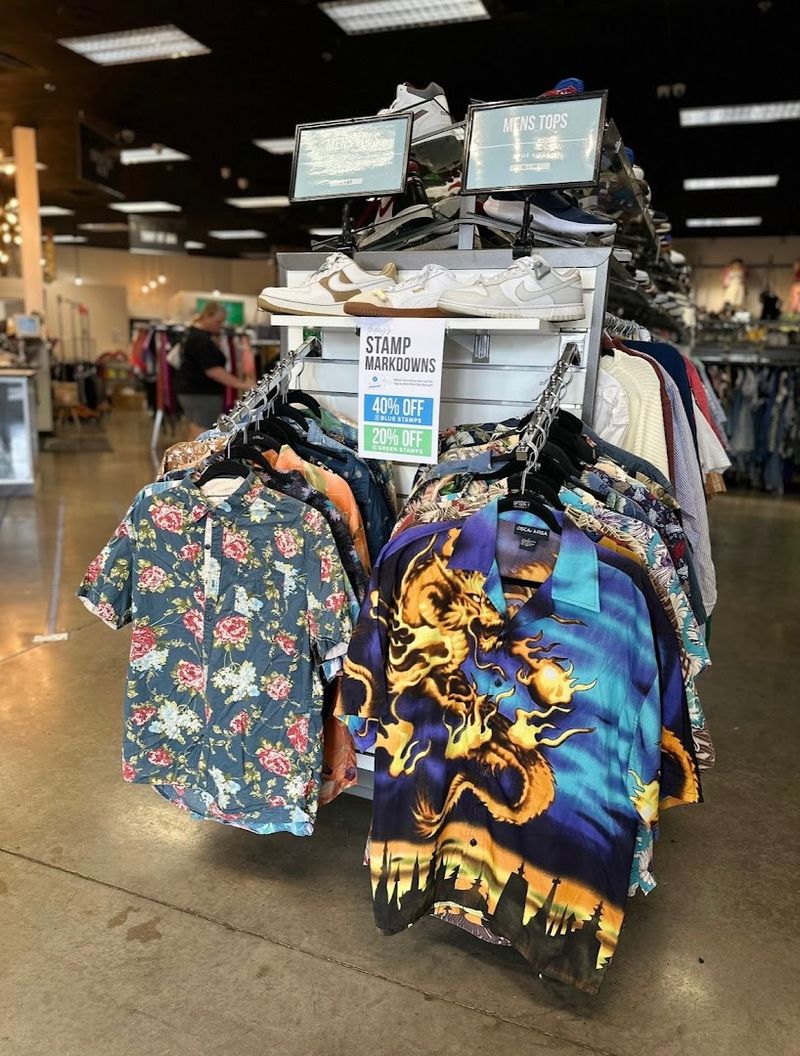 A huge Arizona thrift store where $35 fills your cart 14 Why $35 Really Can Fill Your Cart Here