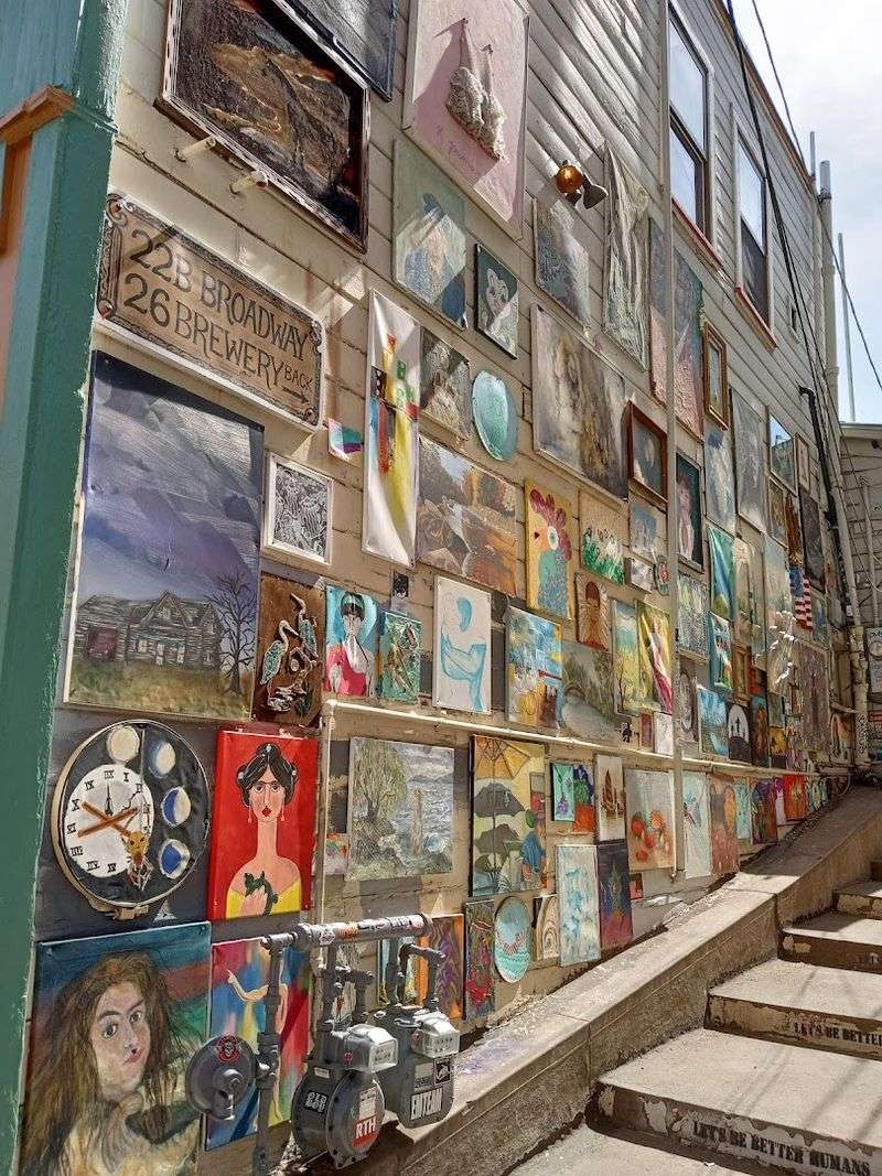 Bisbee's Art Scene: Creativity Around Every Corner