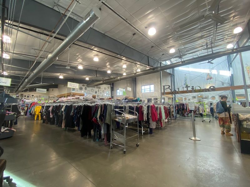 Store Hours and Planning Your Visit