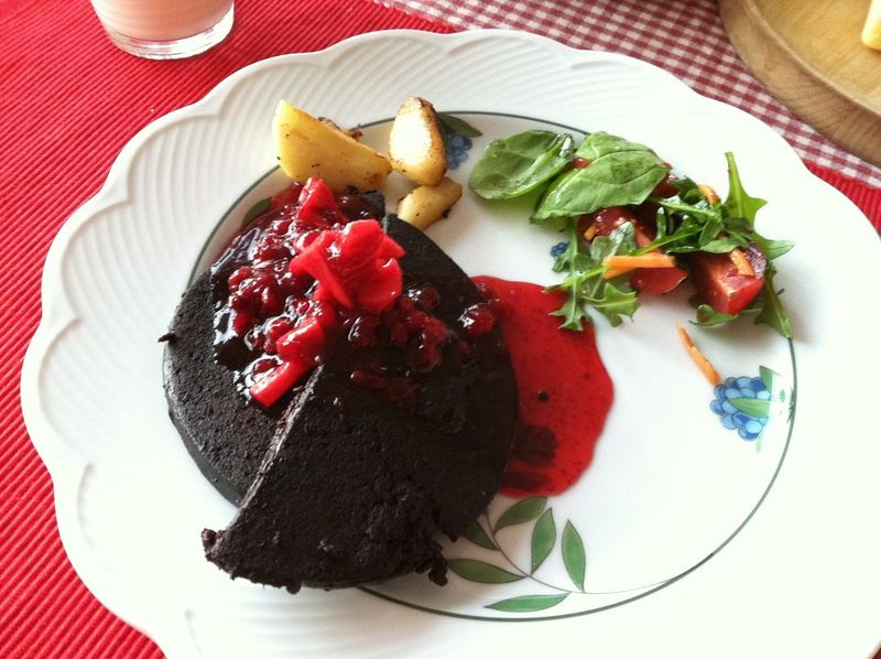 23 Foods That Were Once Everywhere - But Younger Generations Rarely Eat 5 Blood pudding