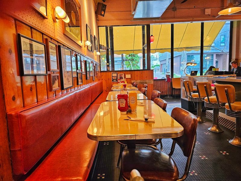 Hamburg Inn No. 2 - Iowa City, Iowa