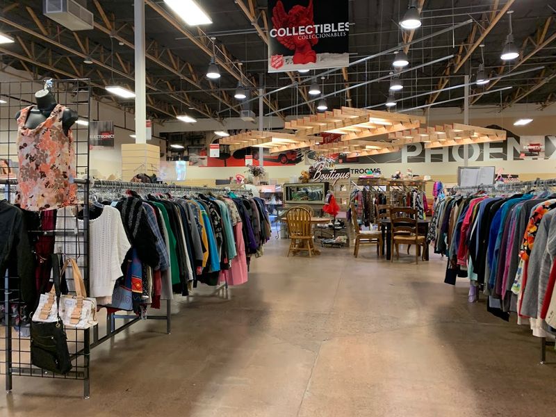 Massive Store Size With Plenty of Room to Explore