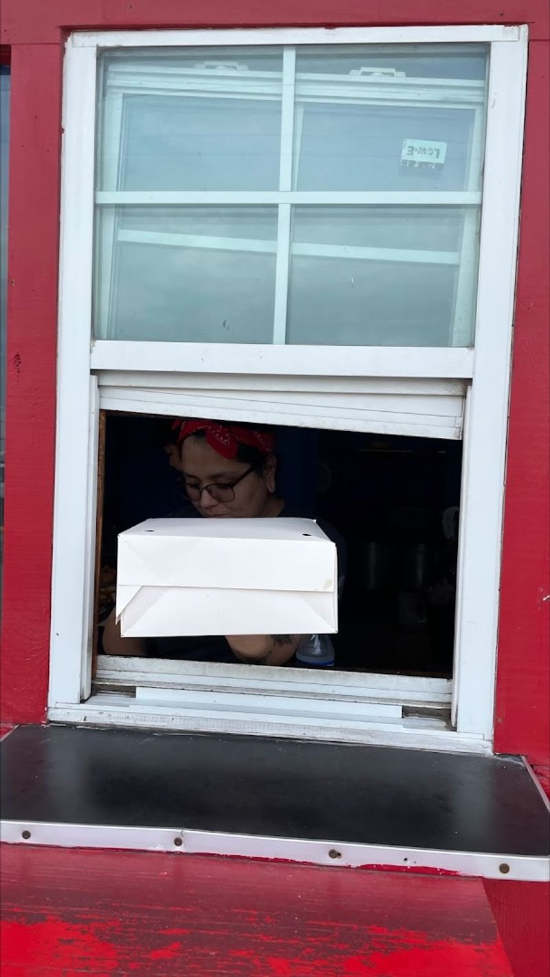 A simple Texas restaurant famous for its fried chicken 9 The Warm and Friendly Staff That Keeps People Coming Back