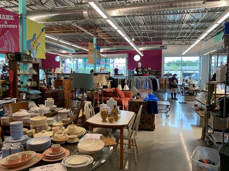 Housewares and Kitchen Items