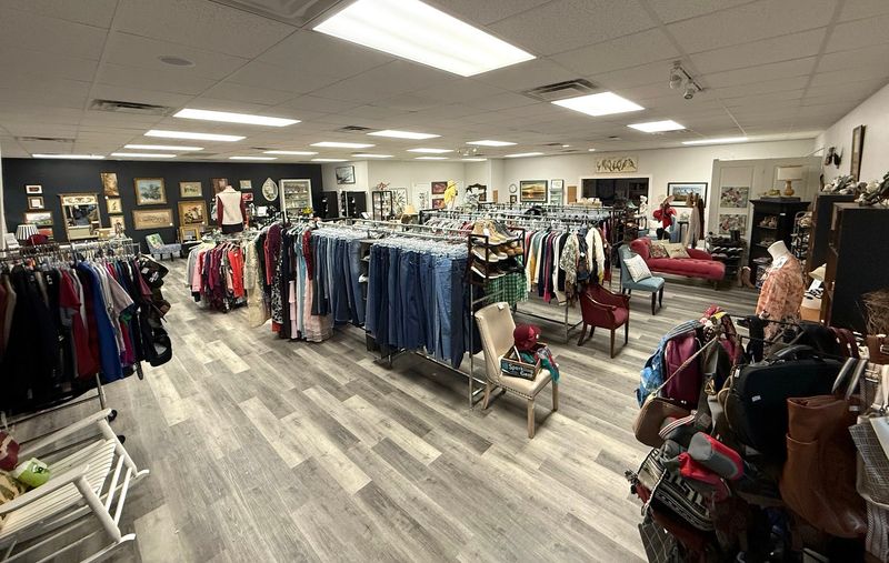 Huge Thrift Stores in Florida Where $25 Goes a Long Way 18 Oak Tree Treasures - Tallahassee